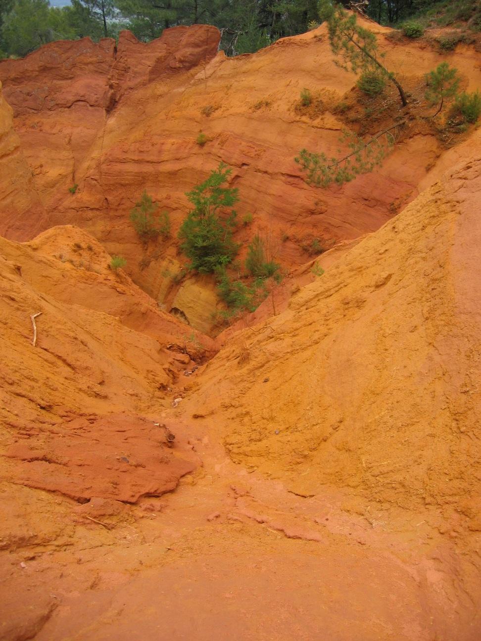 Ockerfelsen in Roussillon