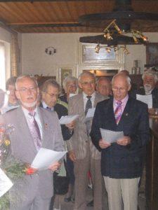 Ein Hoch auf den Jubilar: Der Wrestedter Gesangverein