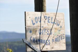 Hinweisschild zum Lou Pelou