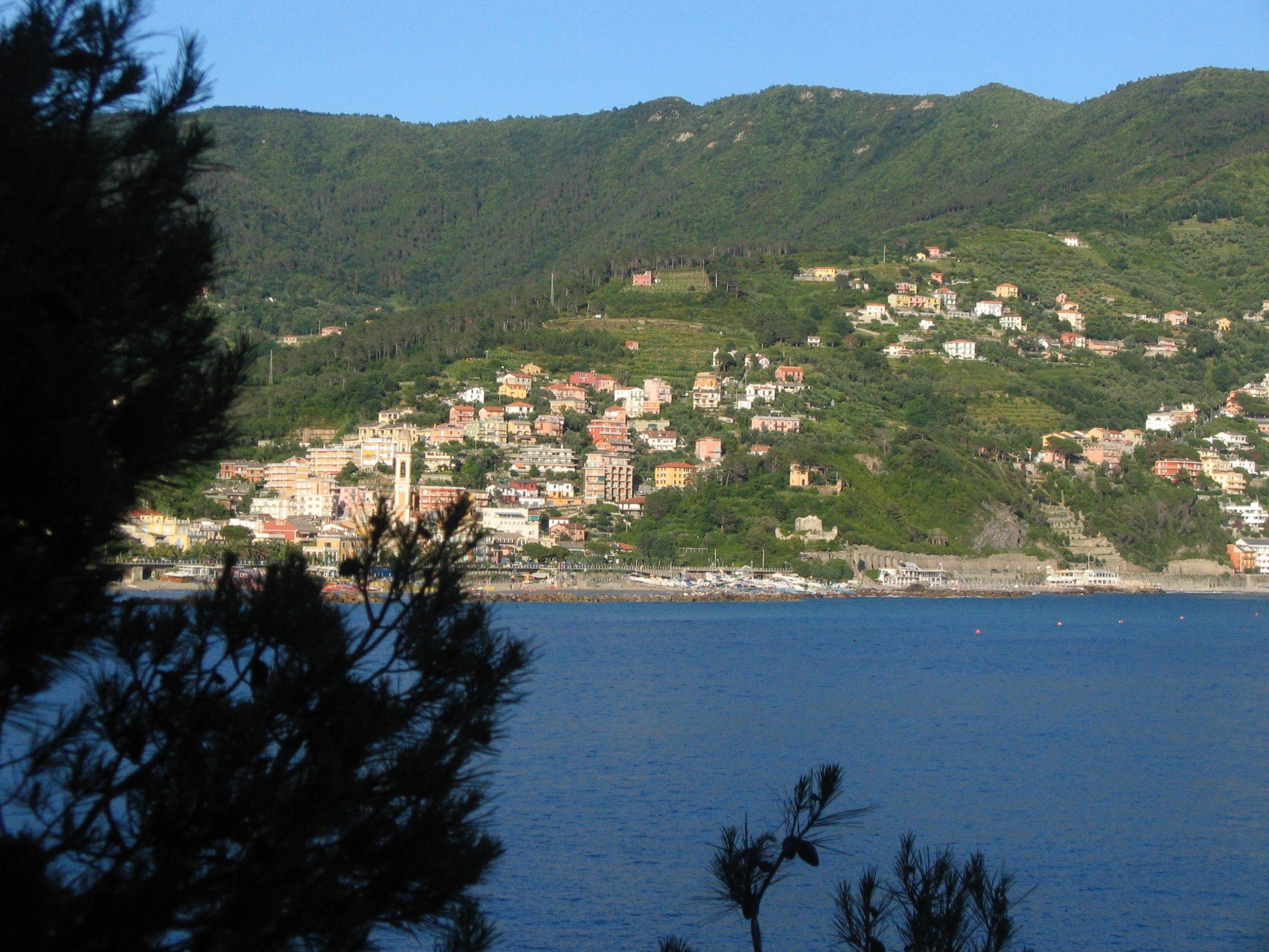 Die Aussicht vom Bungalow auf Moneglia